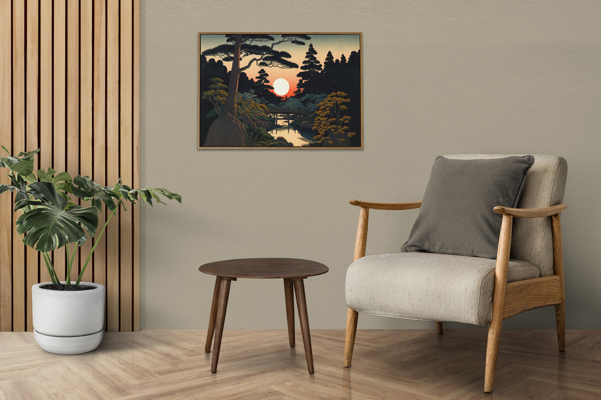Poster jardin japonais au-dessus d'un fauteuil en bois, plante verte et mur à lames de bois