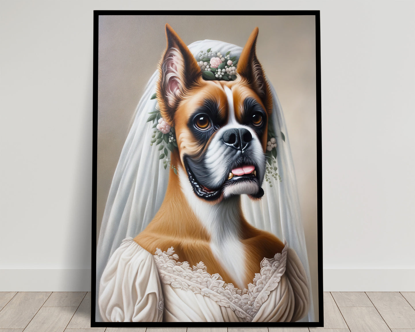 Portrait d'un boxer fauve en robe de mariée ivoire à col de dentelle, couronne fleurie et voile, fond beige, cadre noir