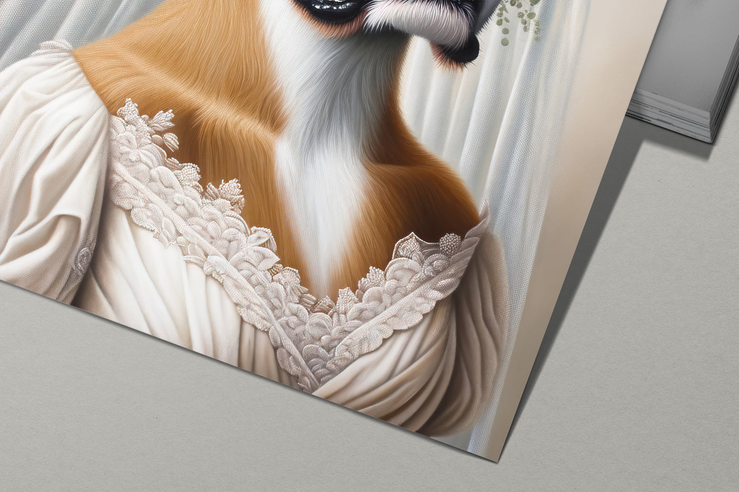 Détail du poster boxer en robe de mariée : pelage fauve et blanc, col en dentelle ivoire