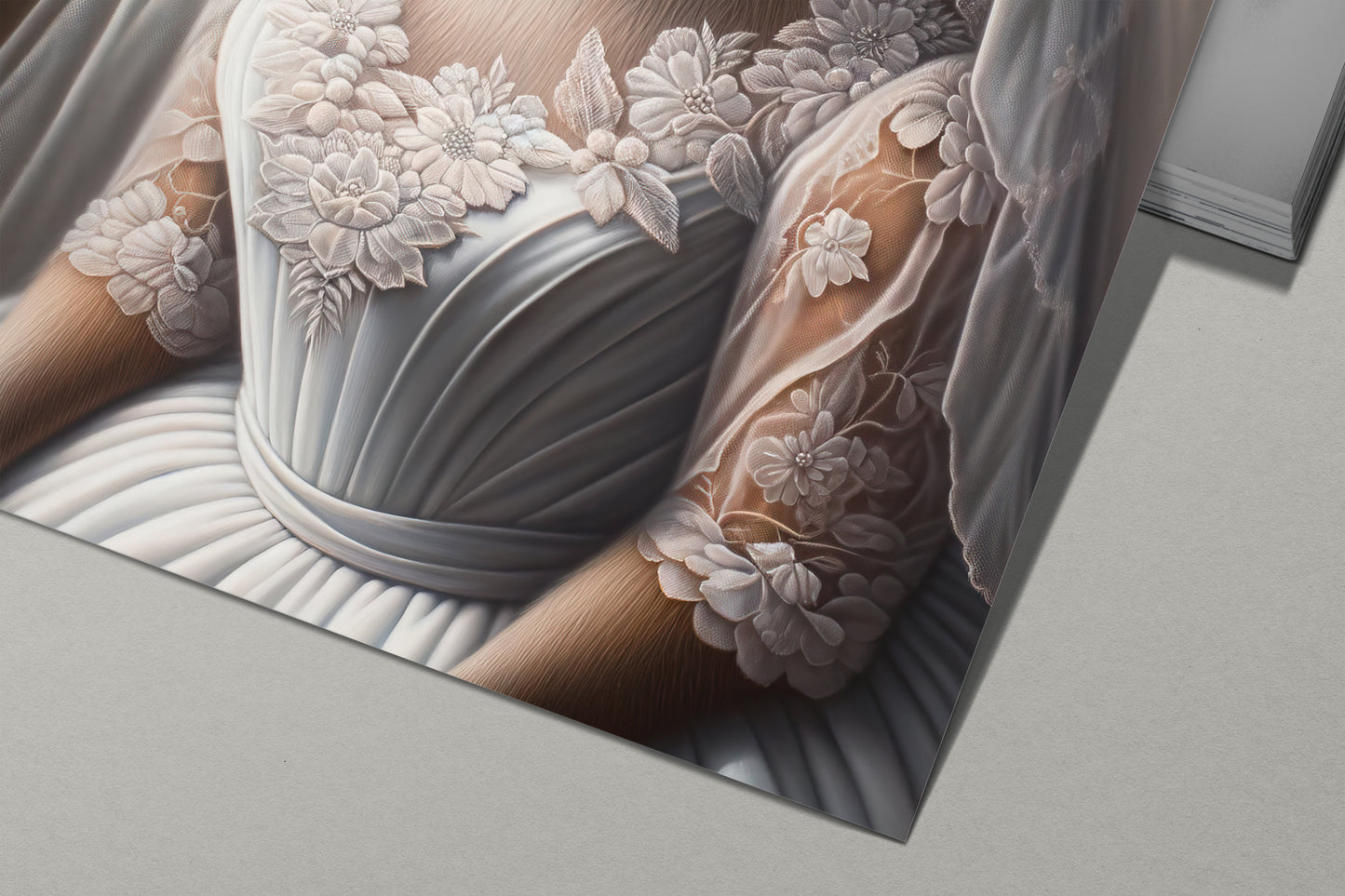 Détail du poster capybara mariée : robe blanche et manches en dentelle fleurie