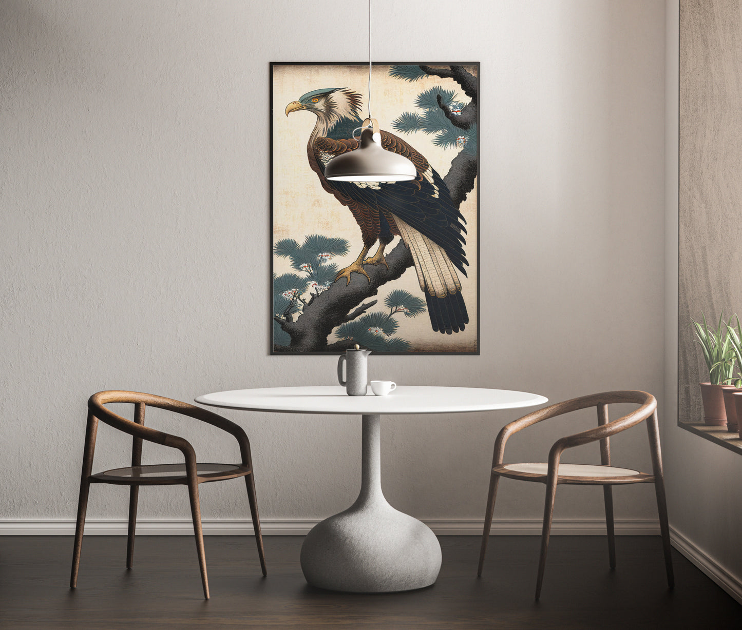 Poster aigle ukiyo-e au-dessus d'une table ronde blanche et de deux chaises en bois, suspension