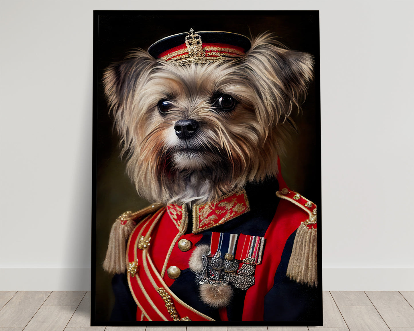 Portrait d'un yorkshire en uniforme rouge de parade, casquette, épaulettes et médailles, affiche Balthazart Studio
