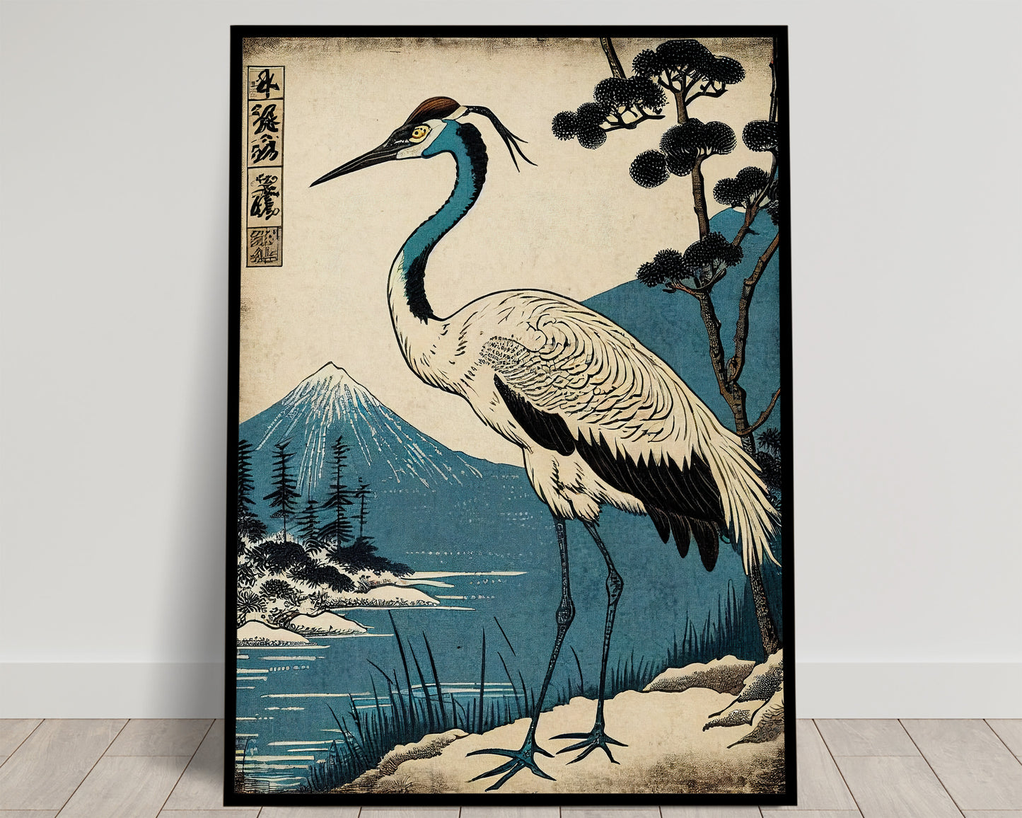 Grue blanche devant le mont Fuji bleu, pin noir et calligraphie, estampe japonaise vintage, poster Balthazart Studio