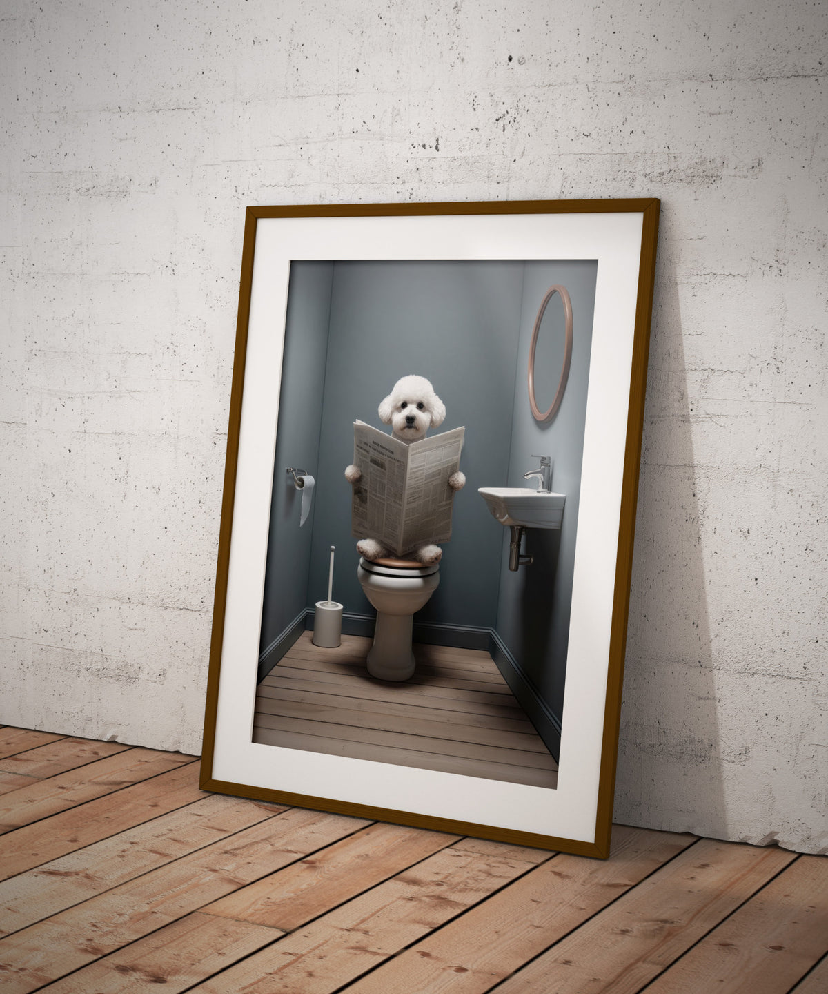Affiche Bichon Frisé lisant le journal avec passe-partout et cadre bois foncé, posée sur un parquet