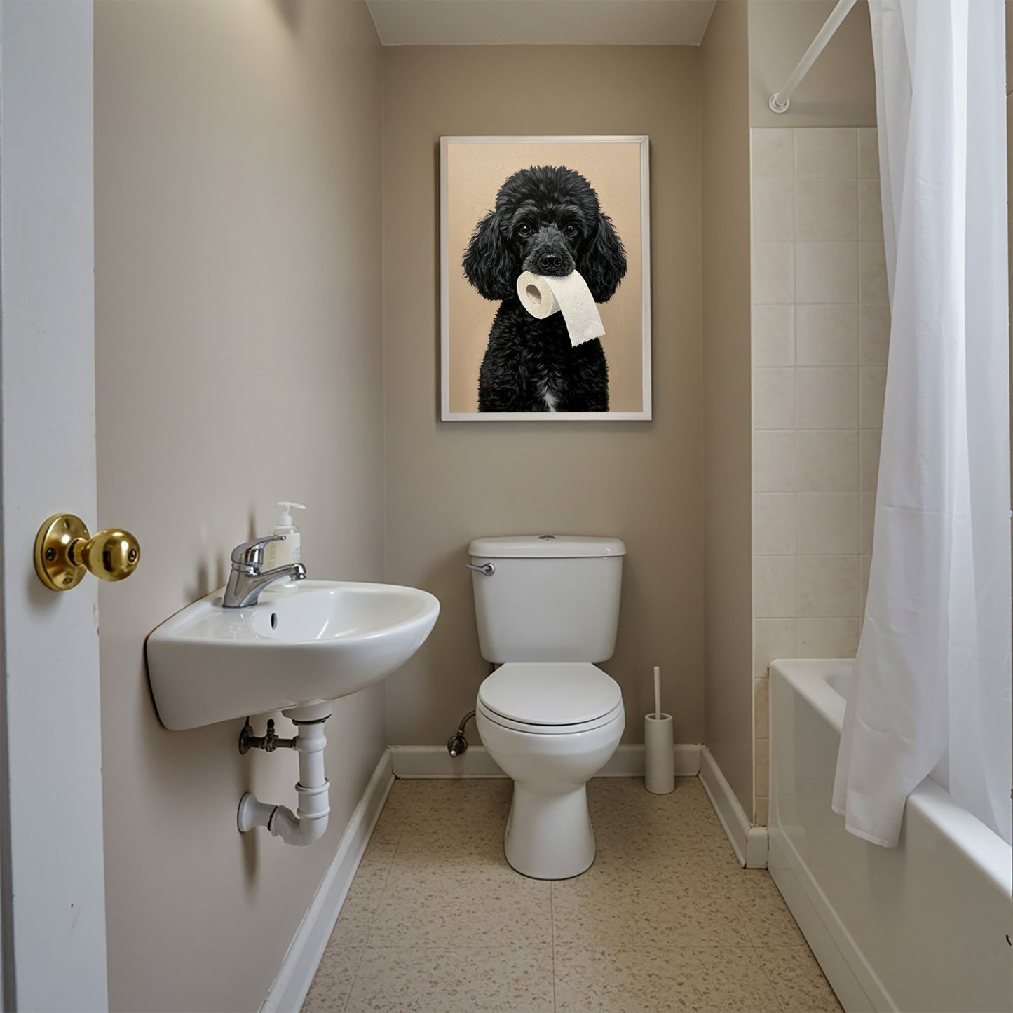 Caniche mordant un rouleau de papier toilette, Humour Toilettes, Poster WC, Cadeau Caniche, Affiche encadrée, Poster chien