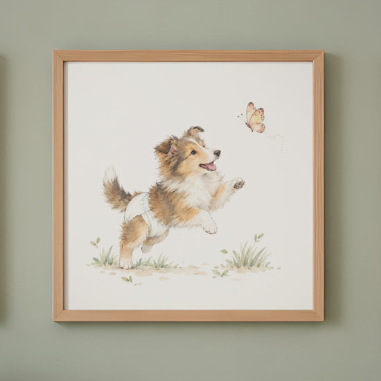 Chiot colley en couche blanche à la découverte d’un papillon